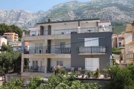 Appartamento con giardino terrazzato e vicino alla spiaggia, Croatia, Macarsca, Makarska Riviera