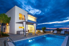 Villa Blue mit Pool, Meerblick