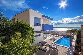 Villa Blue mit Pool, Meerblick