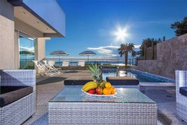 Villa Blue mit Pool, Meerblick