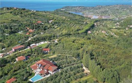 Appartamento vacanze per 8 persone con terrazza