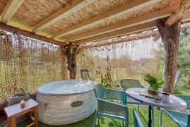 Luxury Glamping House Pia, Slovenia, Slovenia