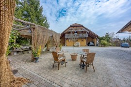 Luxury Glamping House Pia, Slovenia, Slovenia