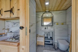 Luxury Glamping House Pia, Slovenia, Slovenia