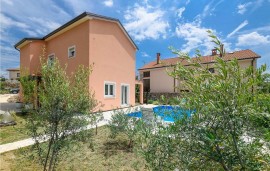 Casa vacanza per 10 persone con terrazza, Croatia, Mattuglie, Comune di Mattuglie