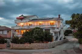 Charmante Ferienwohnung direkt am Meer, Croatia, Kustići, Pag