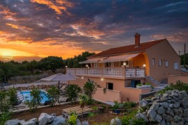 Villa Akulica con piscina esterna riscaldata e vista mare, Croatia, Novaglia, Pag