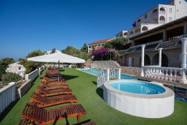 Schöne Wohnung am Strand mit Pool, Parkplatz, Meerblick, Wlan, für 6 Personen, Croatia, Potocnica, Pag