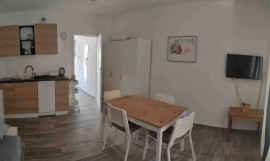 Appartamento vacanze per 4 persone con balcone, Croatia, Novaglia, Pag