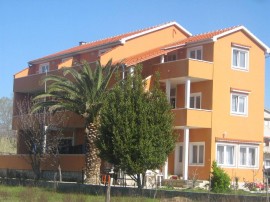 Zentrale Ferienwohnung mit Balkon, Croatia, Loparo, Rab