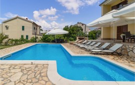 Casa vacanza per 12 persone con piscina, Croatia, Banjol, Rab