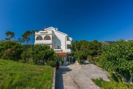 Apartments Vila Antula, Croatia, Banjol, Rab