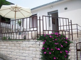 Ferienwohnung in Banjol mit Meerblick, Terrasse, Klimaanlage, W-Lan (3803-1), Croatia, Banjol, Rab