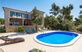 Casa vacanza per 6 persone con piscina, Croatia, Banjol, Rab