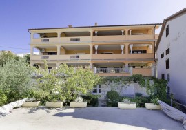 Apartments Mirjana B, Croatia, Loparo, Rab