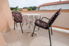 Ferienwohnung in Palit mit Terrasse, Klimaanlage, W-Lan, Spülmaschine (820-3), Croatia, Palit, Rab