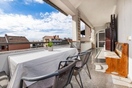 Malerisches Apartment mit grossem Balkon, Grillbereich und nur 15 Minuten zum Strand, Croatia, Rovigno, Rovigno e dintorni