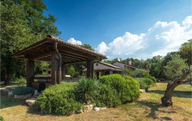 Casa vacanza per 8 persone con giardino