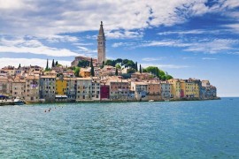 Minuti dalla spiaggia, animali domestici, piscina privata, completamente recintato,