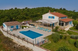 Villa Tanga near Rovinj for 8 persons with pool