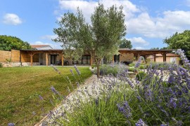 Mediterranes Ferienhaus mit 3 Klimaanlagen und privatem 1000m2 Garten