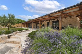 Mediterranes Ferienhaus mit 3 Klimaanlagen und privatem 1000m2 Garten