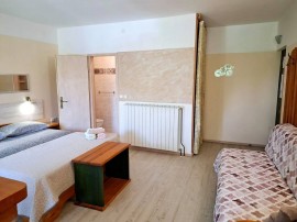 Studio für drei Personen mit privatem Balkon