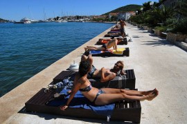 Vista panoramica sul mare, con piscina all'aperto, a 300 metri dal mare, Croatia, Preko, Ugliano