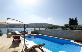 Casa vacanza per 6 persone, Croatia, Sutomiscica, Ugliano