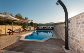 Casa vacanza per 6 persone, Croatia, Sutomiscica, Ugliano