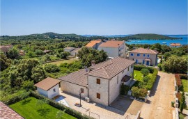 Casa vacanza per 10 persone con terrazza, Croatia, Ugljan Città, Ugliano