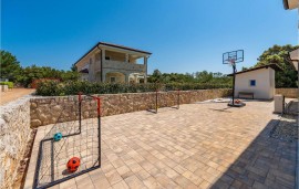 Casa vacanza per 10 persone con terrazza, Croatia, Ugljan Città, Ugliano