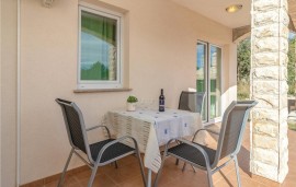 Appartamento vacanze per 4 persone con giardino, Croatia, Ugljan Città, Ugliano