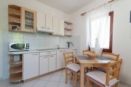 Appartamento vacanze per 2 persone con terrazza, Croatia, Ugljan Città, Ugliano