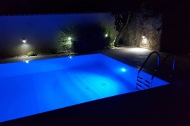 Villa di lusso sulla spiaggia, ampia terrazza, piscina privata, giardino e patio, Croatia, Sutomiscica, Ugliano