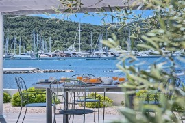 Villa Blue Bay - villa fronte mare con piscina per 10 ospiti sull'isola di Ugljan, Croatia, Sutomiscica, Ugliano