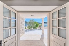 Villa Blue Bay - villa fronte mare con piscina per 10 ospiti sull'isola di Ugljan, Croatia, Sutomiscica, Ugliano