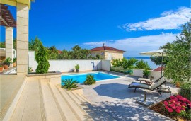 Casa vacanza per 8 persone con terrazza, Croatia, Cuclizza, Ugliano