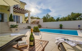 Casa vacanza per 8 persone con terrazza, Croatia, Cuclizza, Ugliano