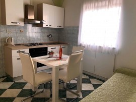 Appartamento vacanze per 3 persone con terrazza, Croatia, Cuclizza, Ugliano