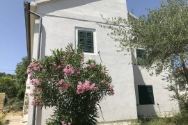 Casa indipendente con giardino privato e barbecue - animali ammessi,, Croatia, Sutomiscica, Ugliano