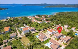 Casa vacanza per 10 persone con terrazza, Croatia, Ugljan Città, Ugliano