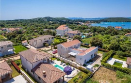 Casa vacanza per 10 persone con terrazza, Croatia, Ugljan Città, Ugliano