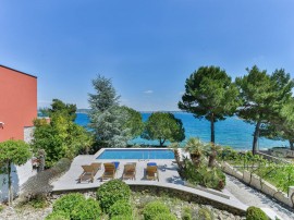 Beachfront Villa Mediterranea with pool, Croatia, Calli Croazia, Ugliano