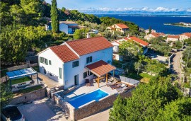 Casa vacanza per 8 persone con piscina, Croatia, Lukoran, Ugliano