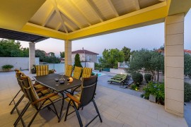 Villa Tatijana, only 30 m from the beach, island getaway, private pool, privacy provided, Croatia, Cuclizza, Ugliano