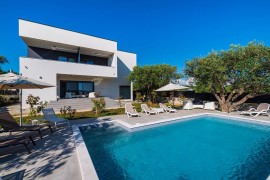 Crowonder Sun Dance Apartments- Apartment A2 with Heated Swimming Pool, Seaview and Green Garden, Croatia, Santi Filippo e Giacomo, Zara