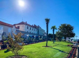 Ferienwohnung für 6 Gäste & Hund mit Balkon mit Meerblick u. Pool -150m zum Meer, Croatia, Zaravecchia, Zara