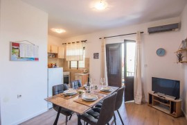 Apartment Krešo with Balcony, Croatia, Zaravecchia, Zara