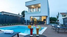 Villa für 8 Personen (120 m²) in Pakostane